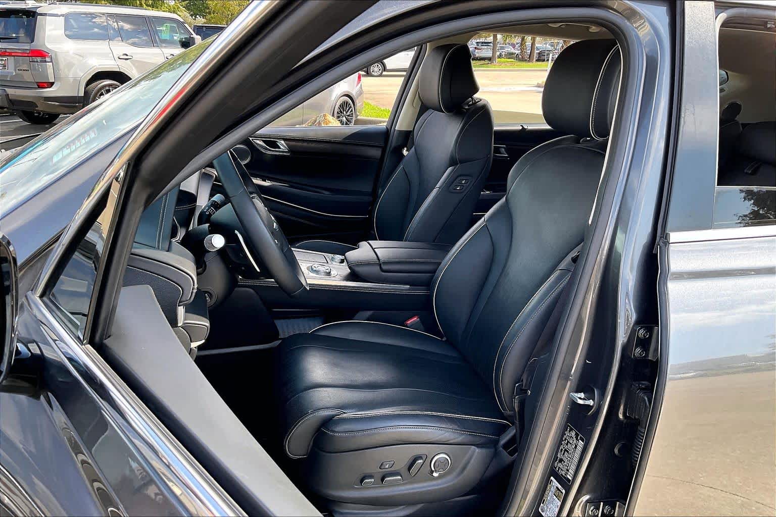 2022 Genesis GV80 Prestige photo 3