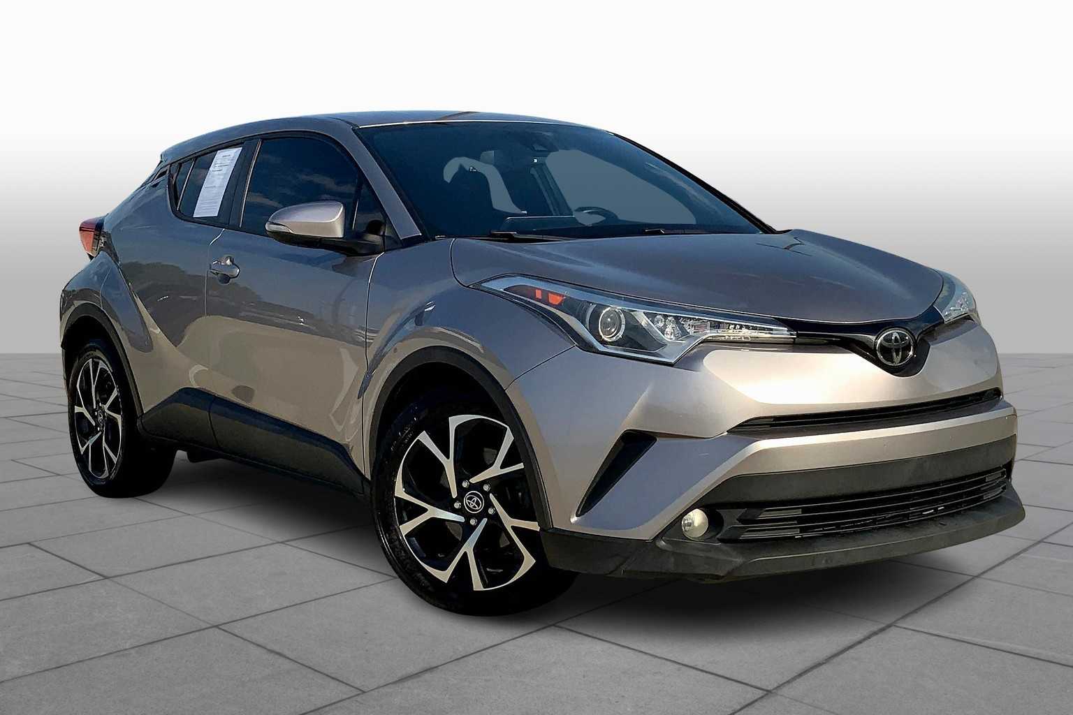 2018 Toyota C-HR XLE Premium photo 2