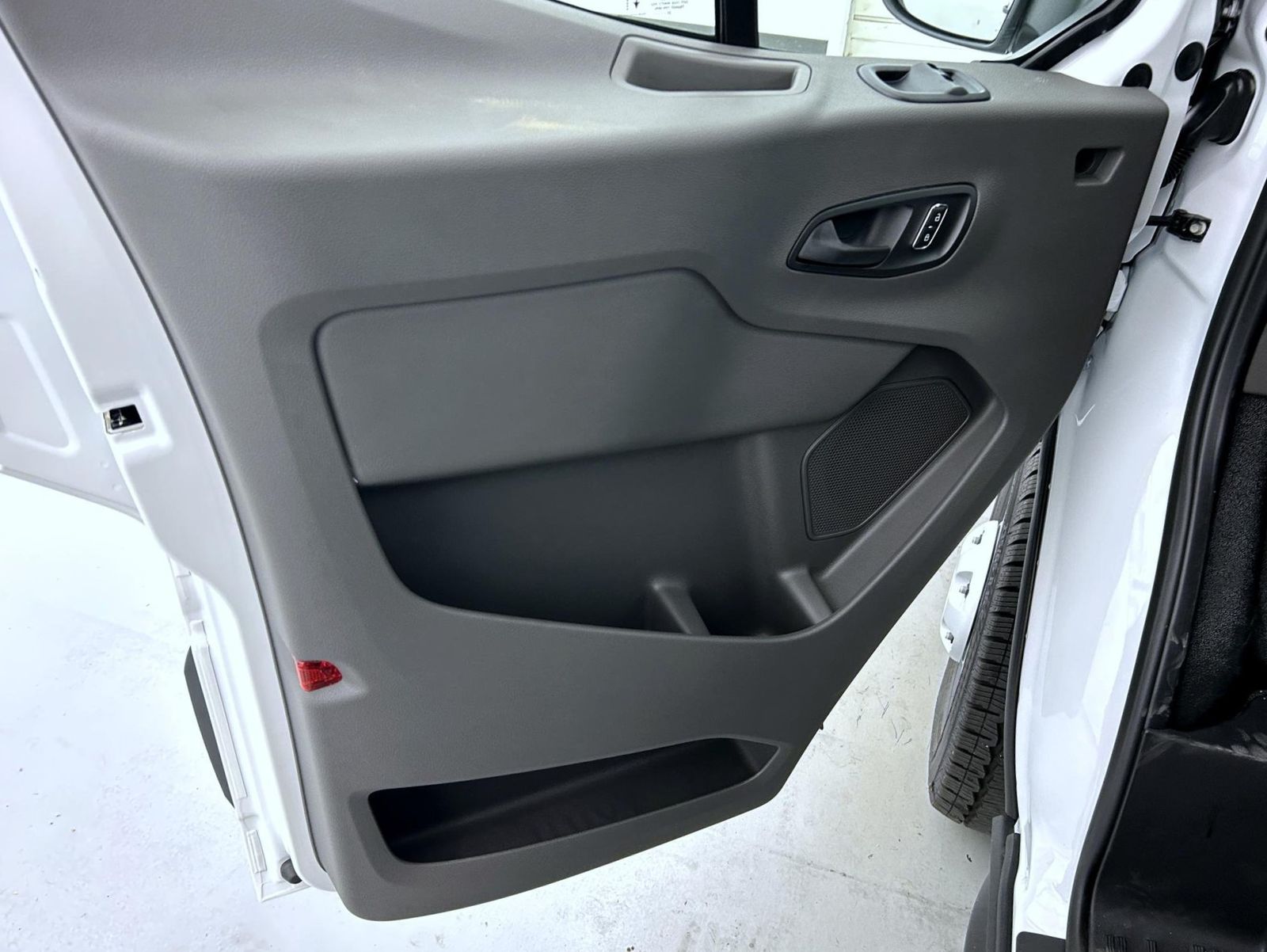 2025 Ford Transit photo 9