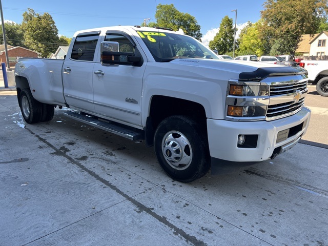 2016 Chevrolet Silverado 3500HD High Country photo 3