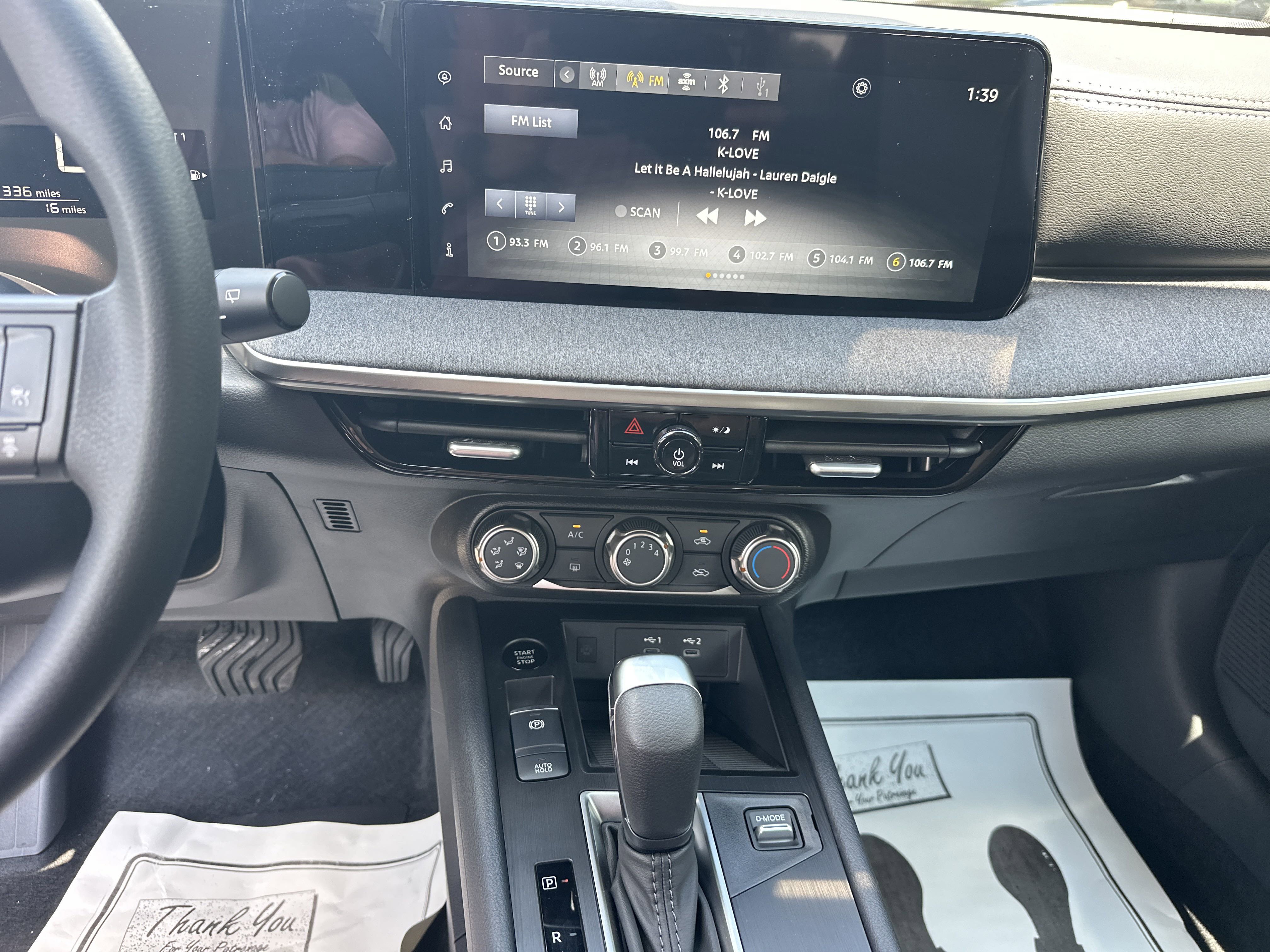 2025 Nissan Kicks SV photo 12