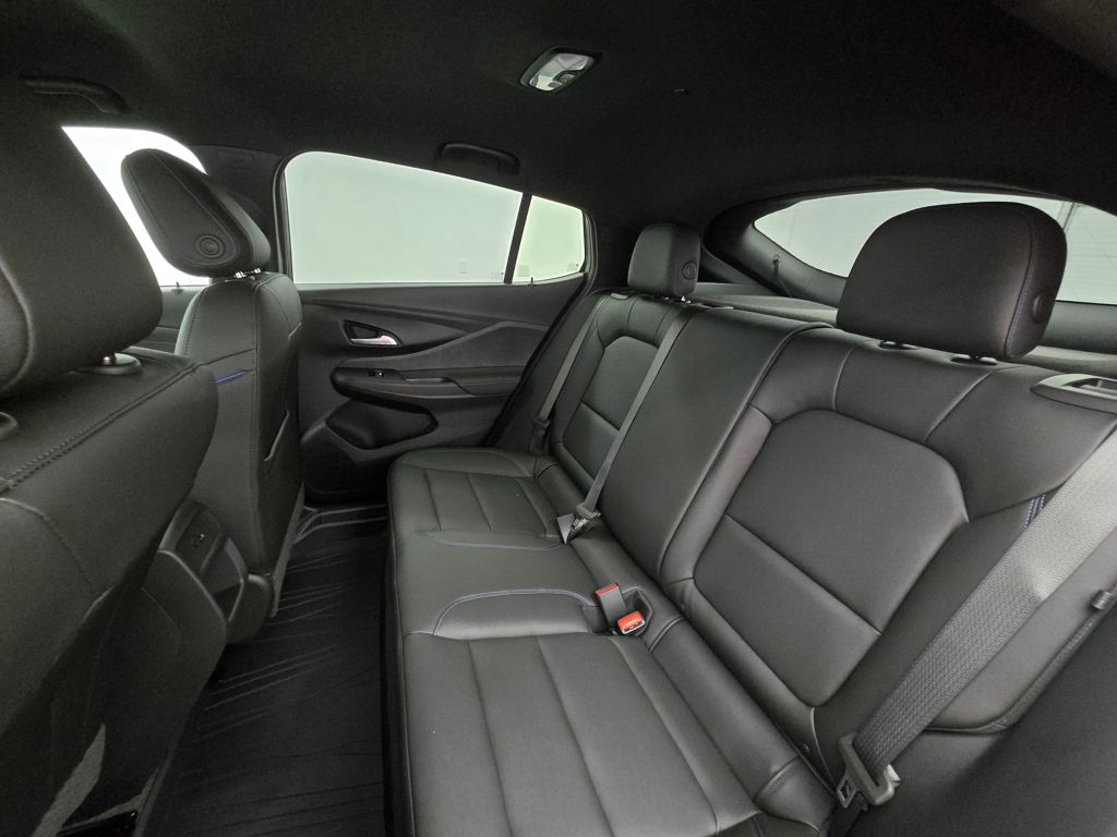 2025 Buick Envista ST photo 35
