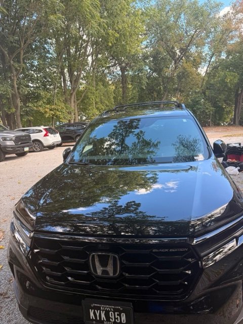 2025 Honda Pilot Black Edition photo 5
