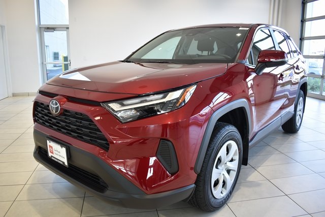 2025 Toyota RAV4 LE photo 4