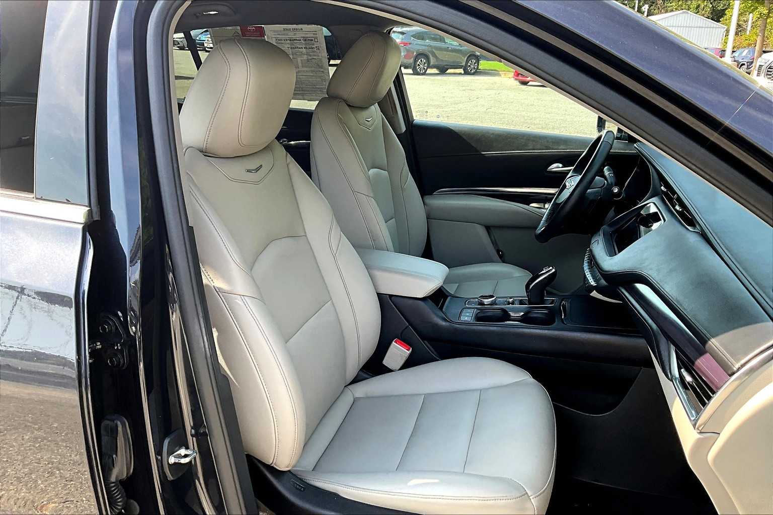 2022 Cadillac XT4 Luxury photo 5