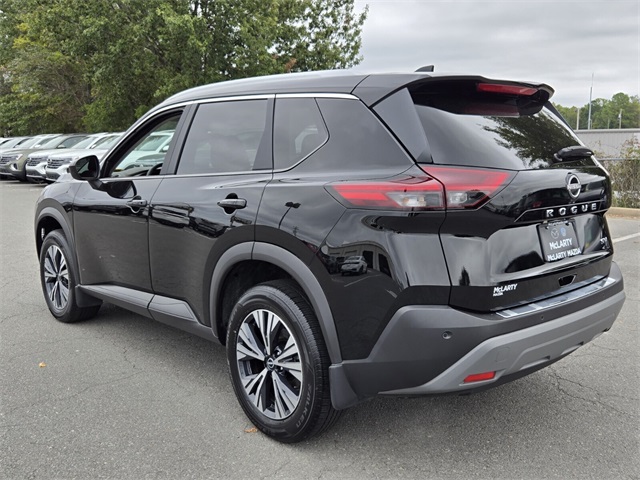 2023 Nissan Rogue SV photo 5