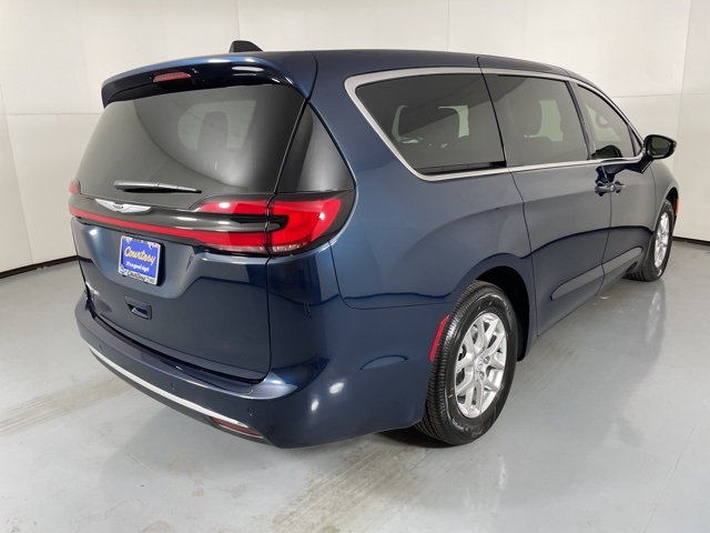 2025 Chrysler Pacifica photo 8