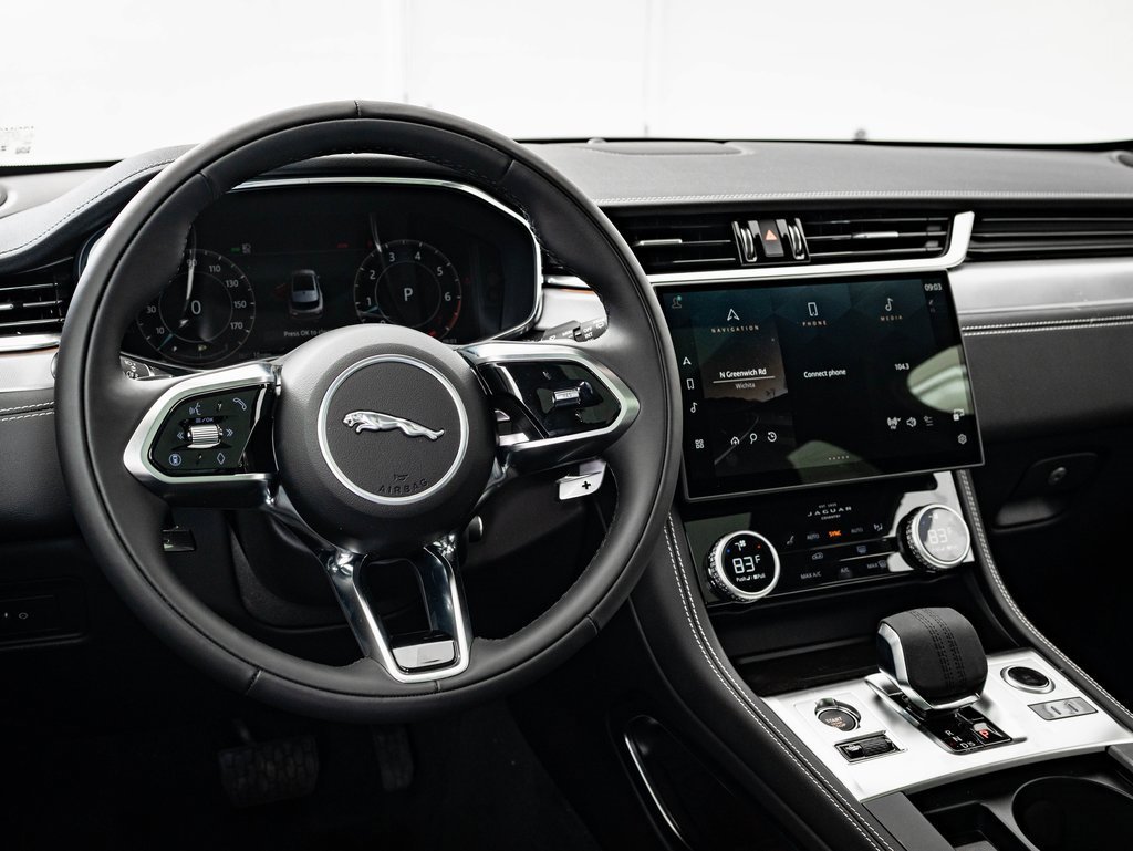 2025 Jaguar F-PACE P250 R-Dynamic S photo 4