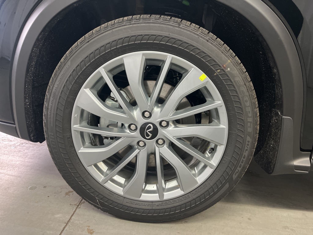 2025 Infiniti QX50 Luxe photo 5