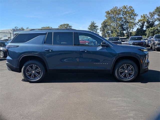 2026 Chevrolet Traverse photo 2