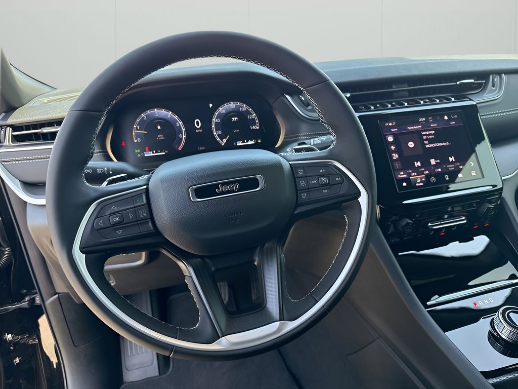 2025 Jeep Grand Cherokee Altitude X photo 17
