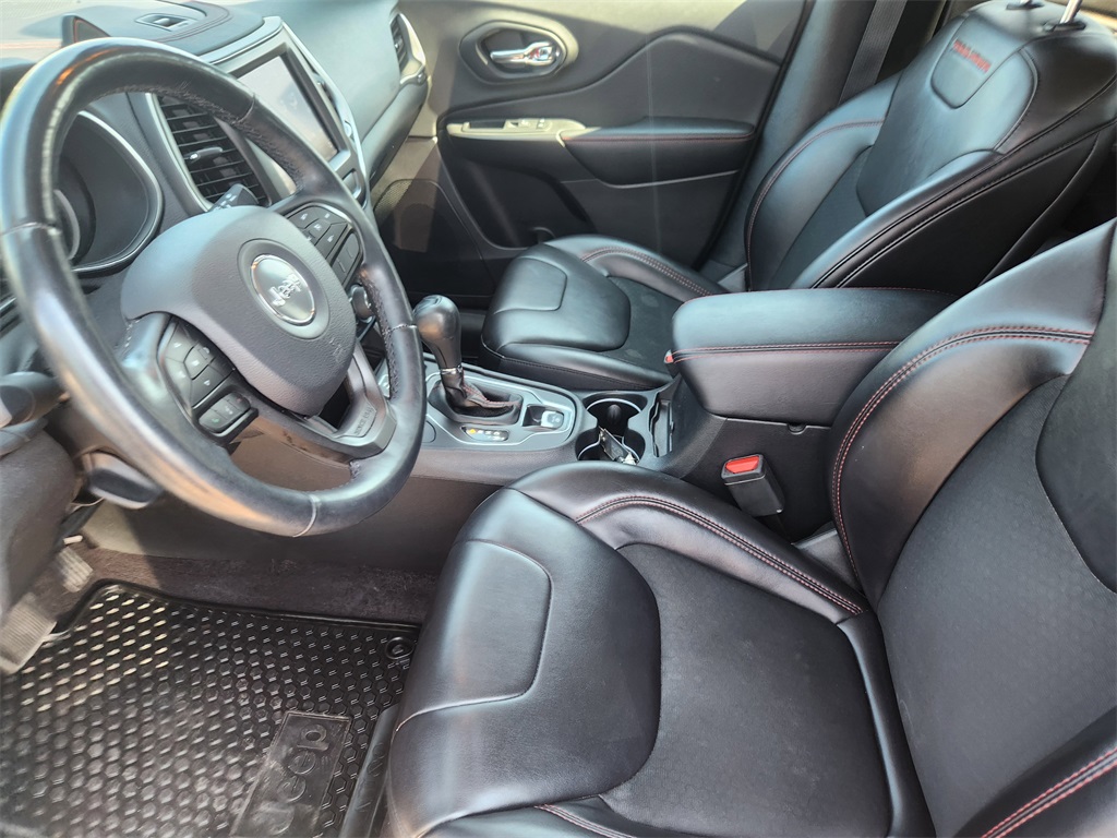 2019 Jeep Cherokee Trailhawk photo 6