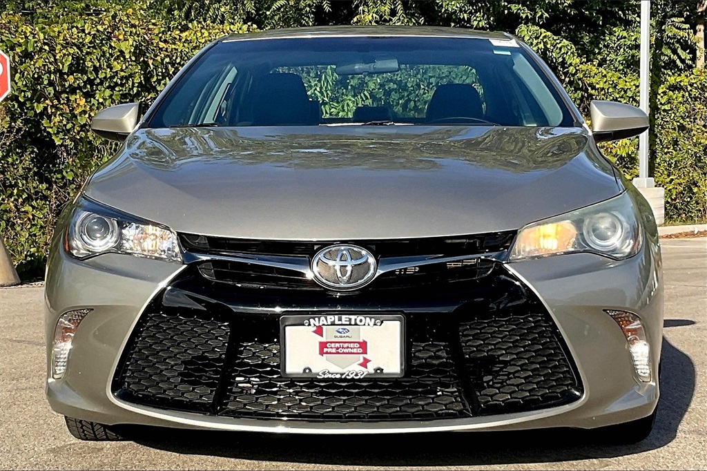 2015 Toyota Camry XLE photo 2