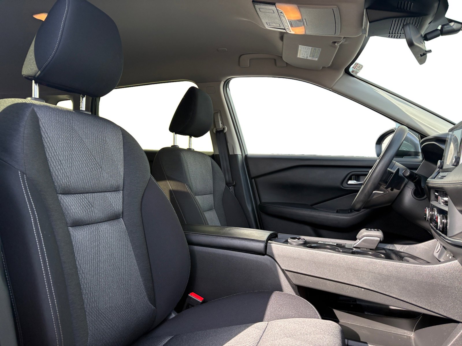 2024 Nissan Rogue SV photo 26