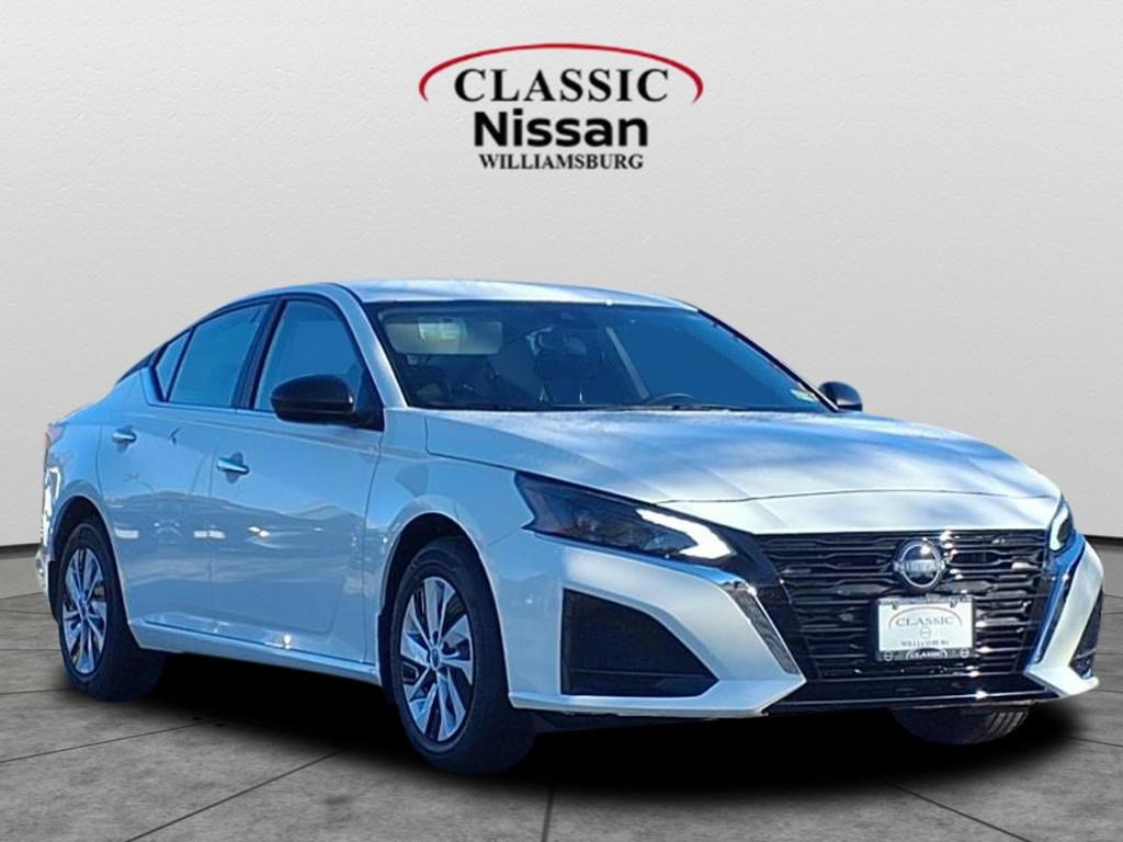 2025 Nissan Altima S's photo