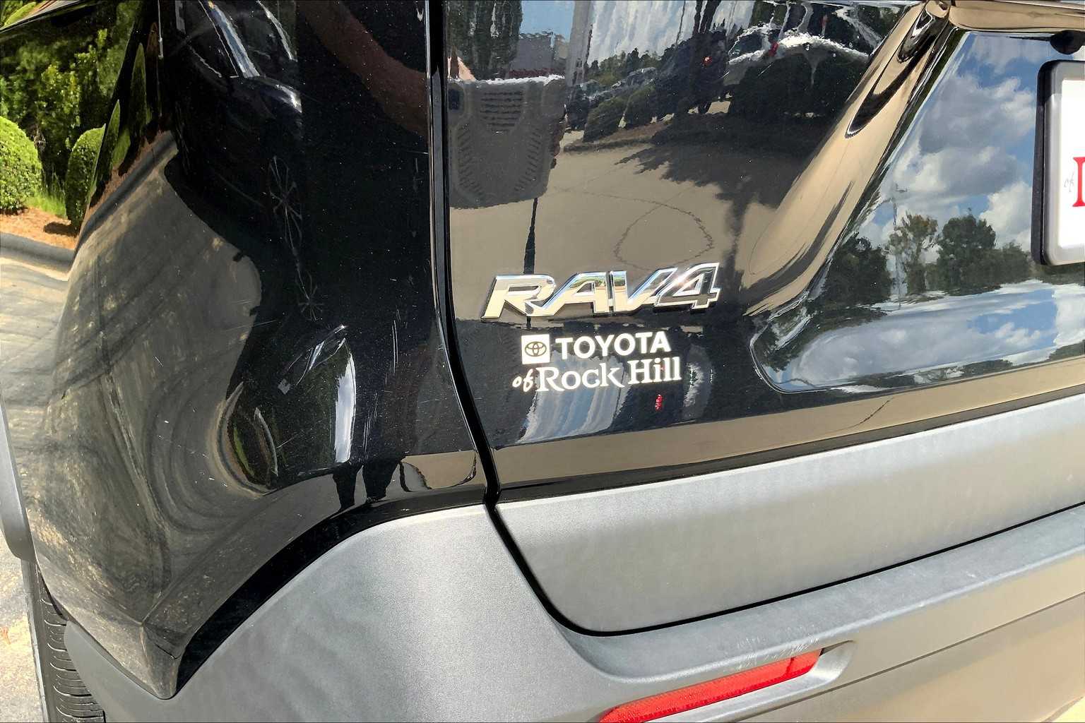 2023 Toyota RAV4 XLE photo 29