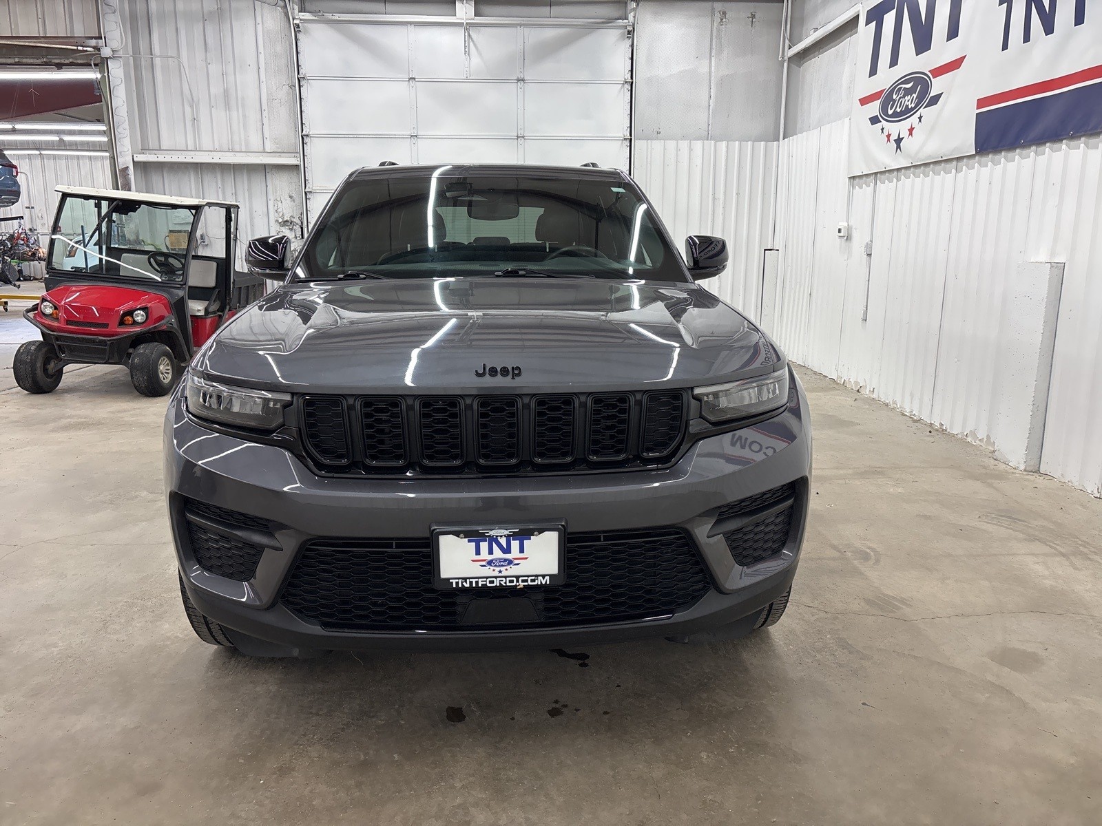 2023 Jeep Grand Cherokee Altitude photo 2