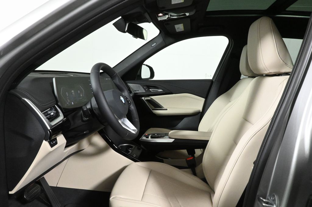 2025 Bmw X1 XDrive28i photo 2