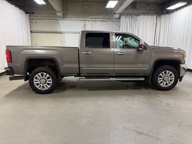 Used 2017 GMC Sierra 2500HD SLT with VIN 1GT12TEYXHF172995 for sale in Fairmont, Minnesota