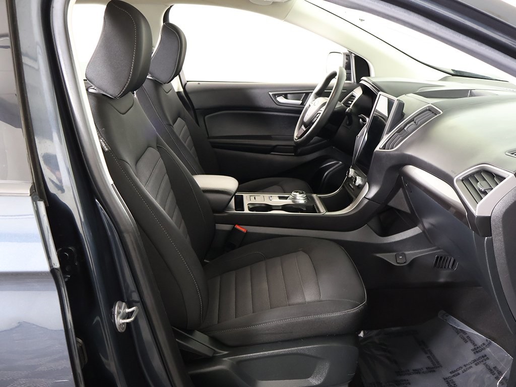 2022 Ford Edge SE photo 28