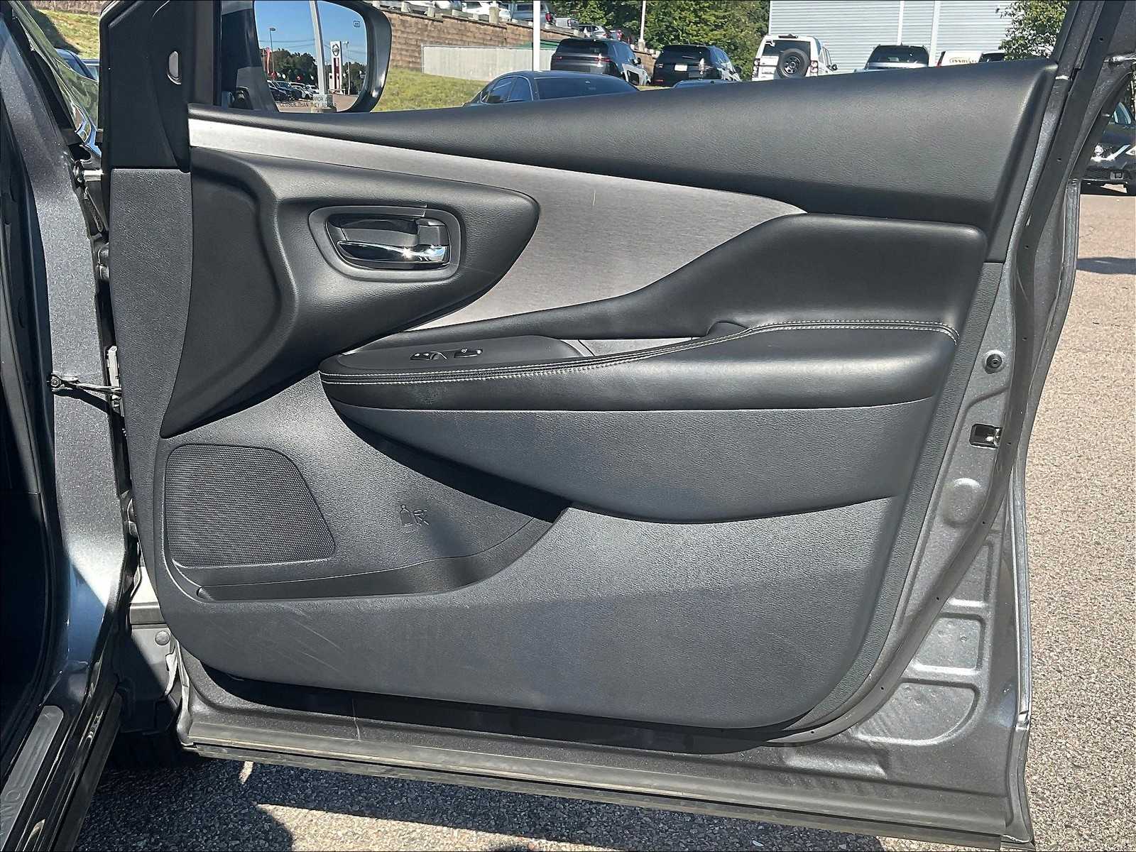 2023 Nissan Murano SV photo 12