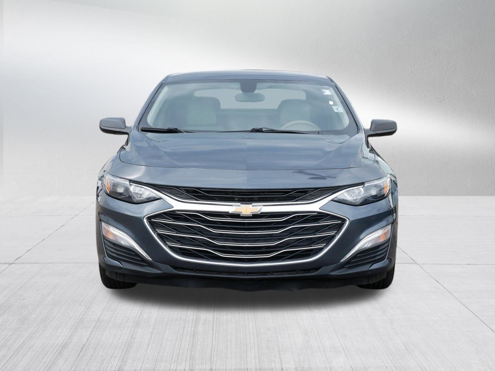 2019 Chevrolet Malibu LS photo 2