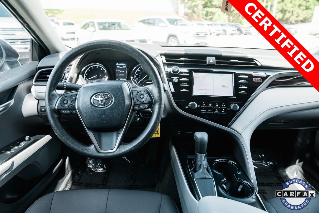 2019 Toyota Camry SE XLE photo 11