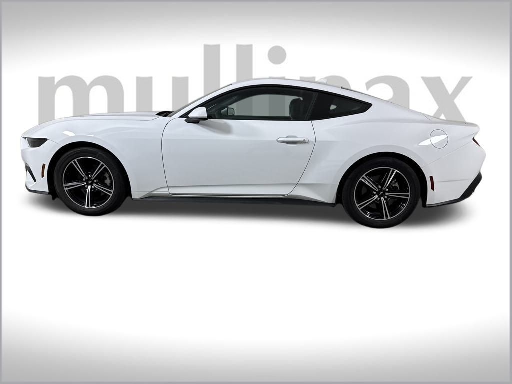 2025 Ford Mustang EcoBoost photo 2
