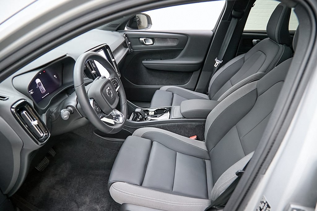 2023 VOLVO C40 - Image 18