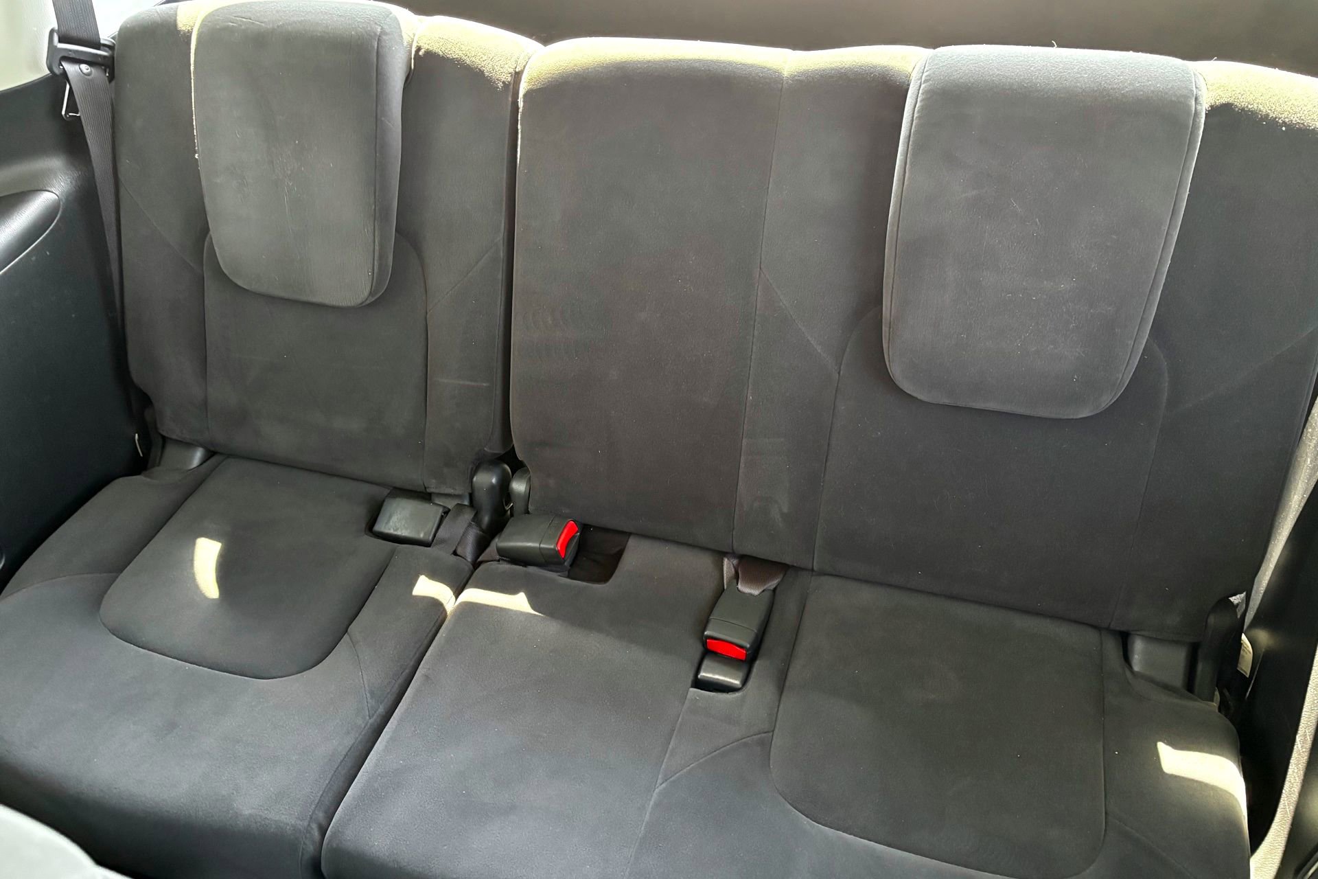 2017 Nissan Armada SV photo 25