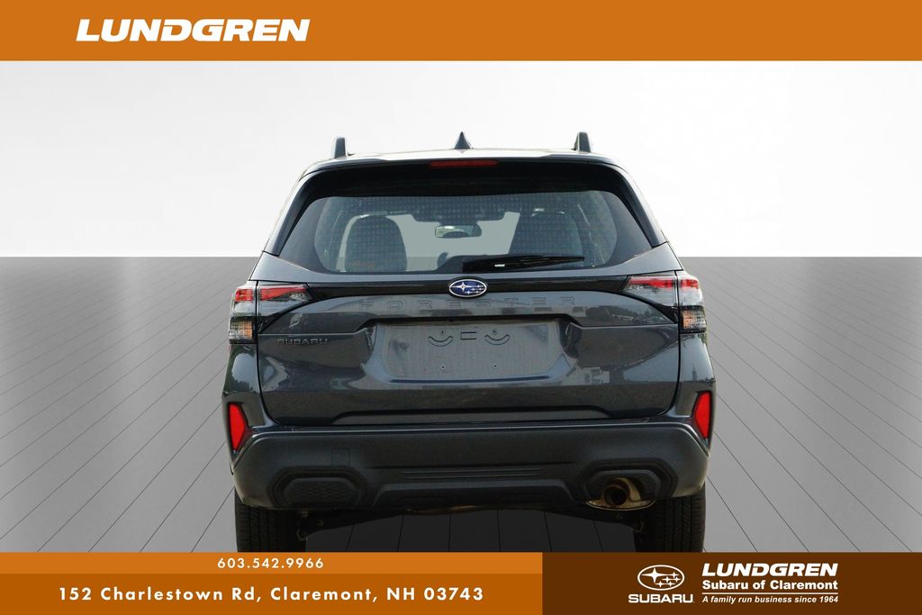 2025 Subaru Forester Base photo 3