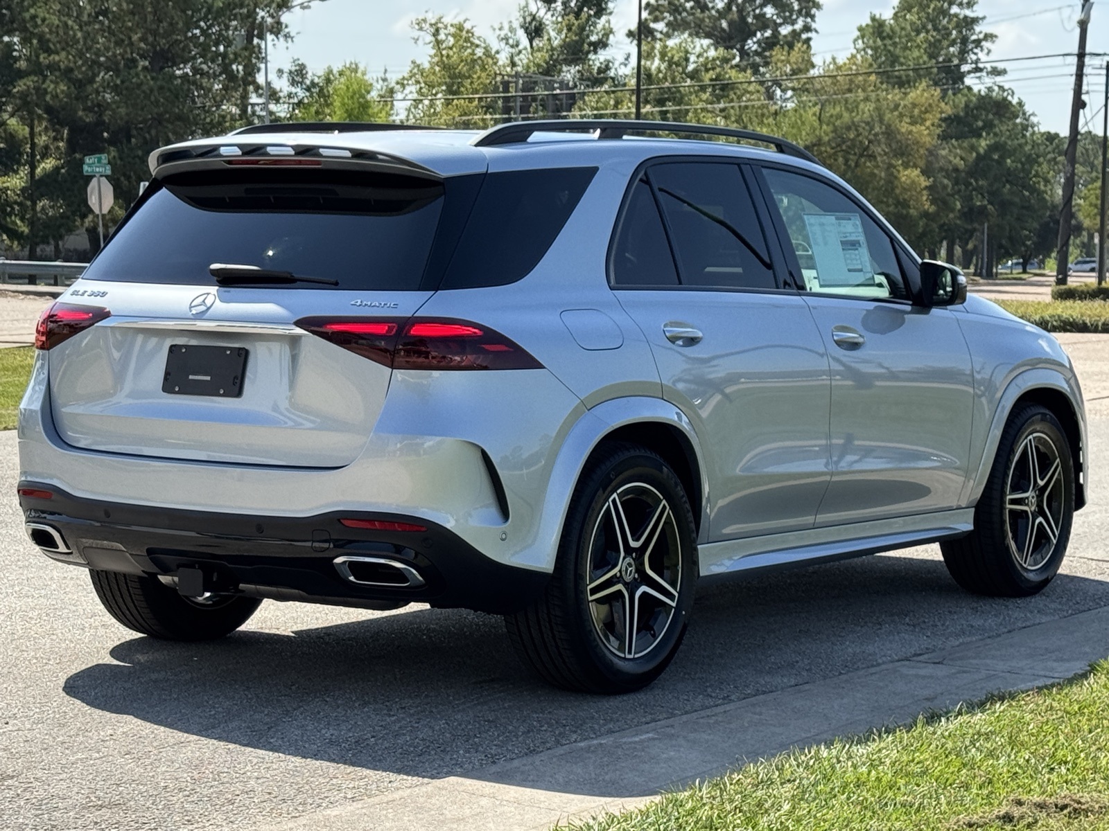 2026 Mercedes Benz GLE 350 4MATIC photo 2