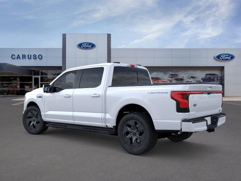 2025 Ford F-150 Lightning Lariat photo 4