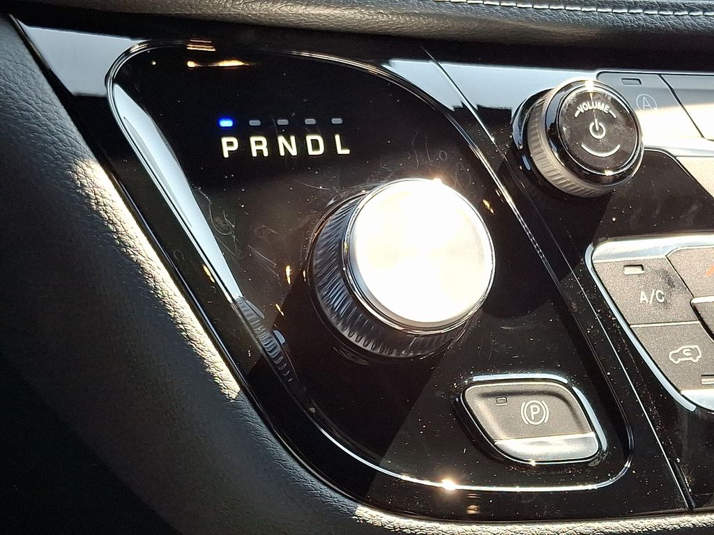 2026 Chrysler Pacifica photo 13