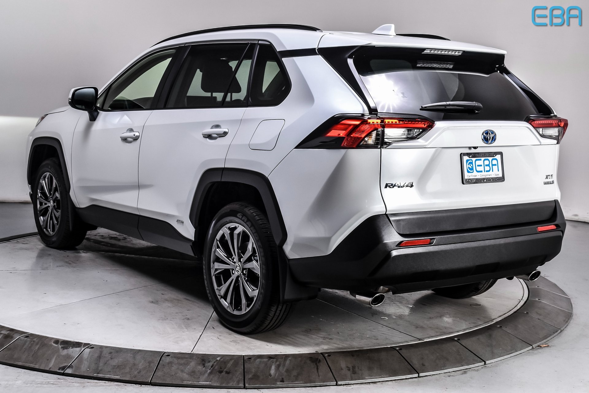 2024 Toyota RAV4 Hybrid XLE Premium photo 2