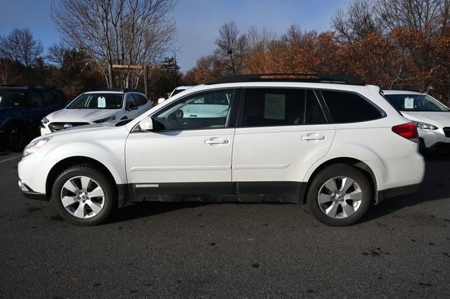 2011 Subaru Outback 2.5i photo 2