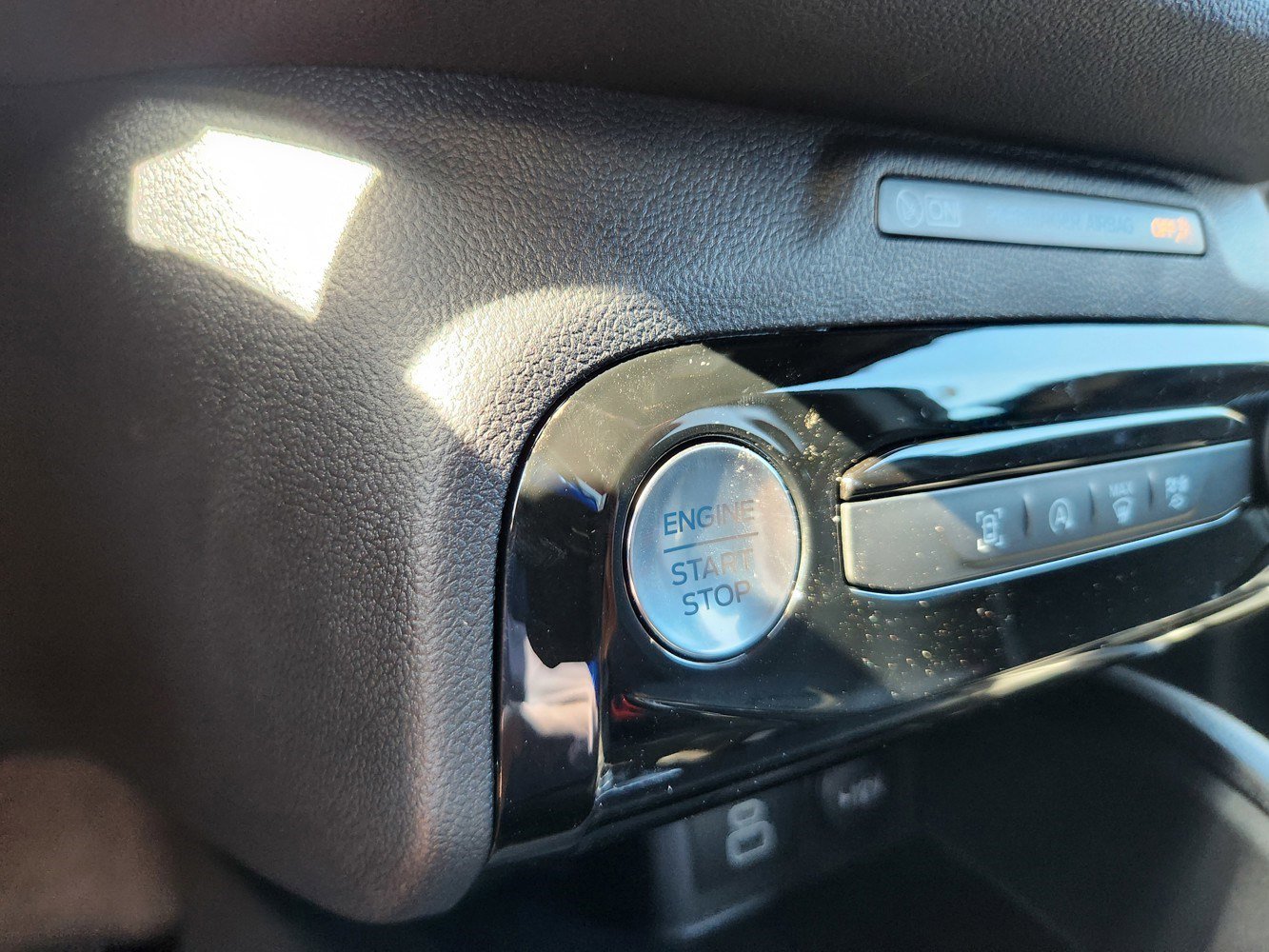 2025 Ford Escape ST-Line photo 14