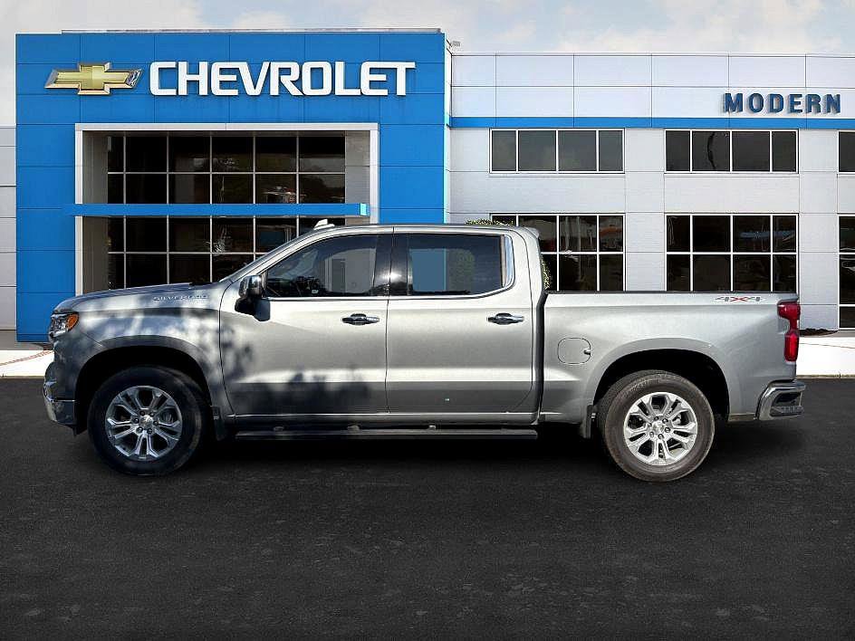 2024 Chevrolet Silverado 1500 LTZ photo 2