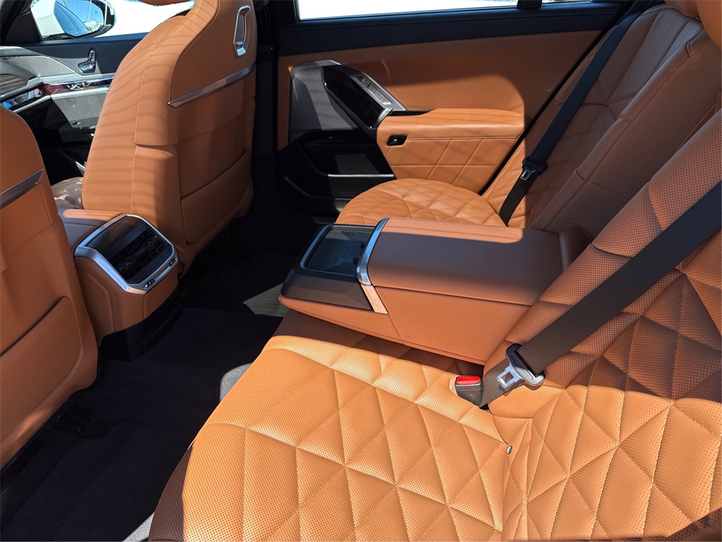 2023 Bmw 740i photo 9