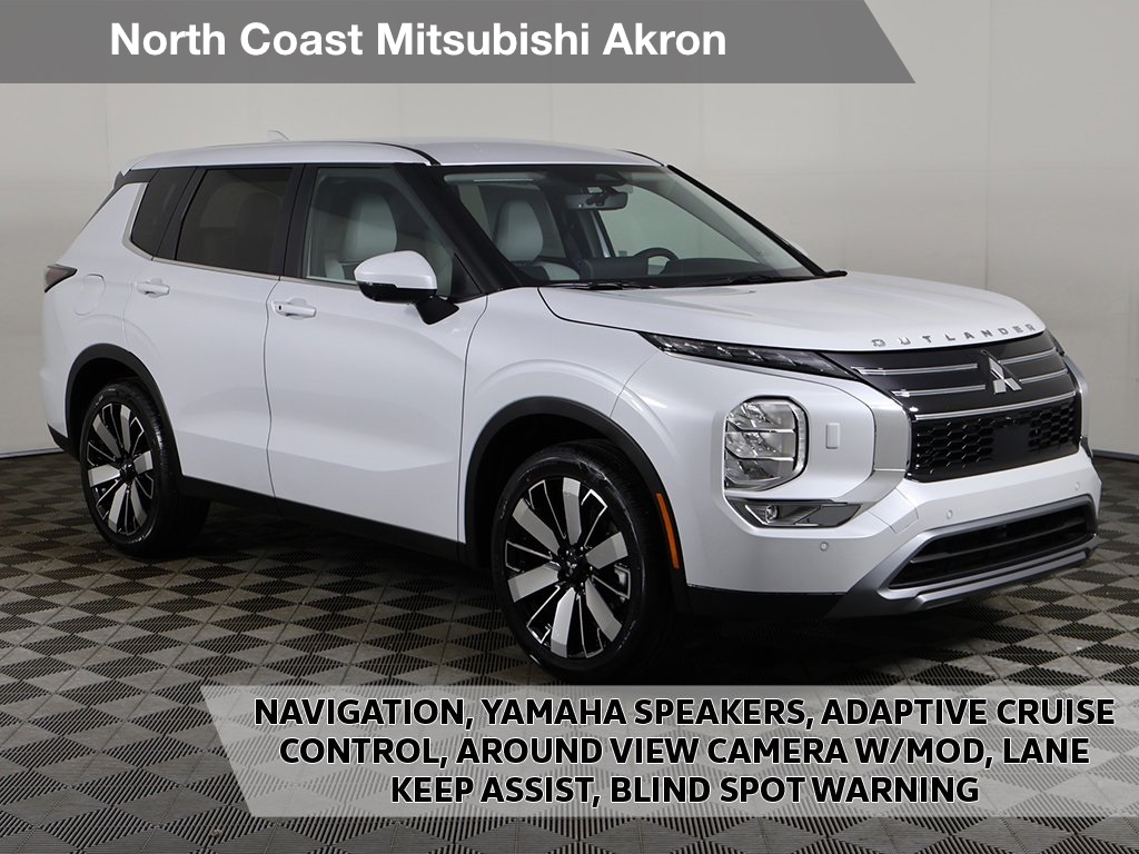 2025 Mitsubishi Outlander SE's photo