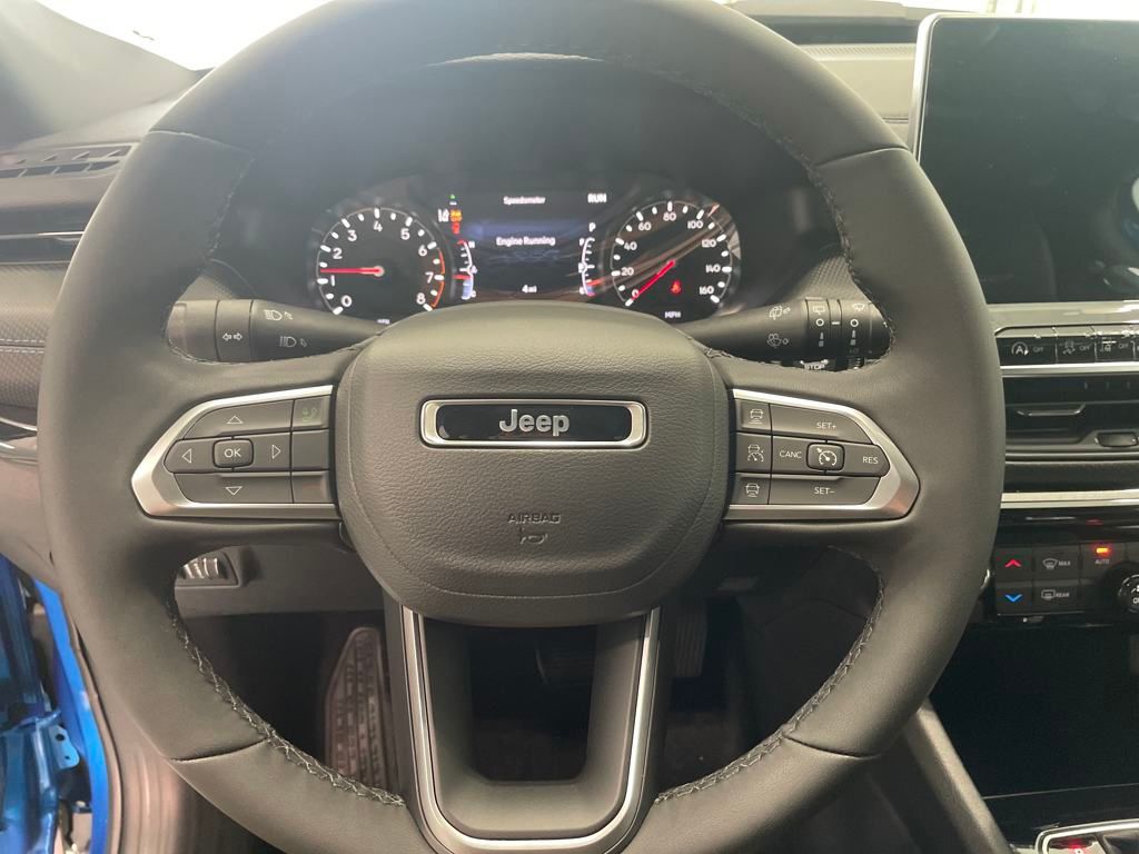 2025 Jeep Compass Limited photo 13