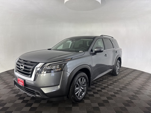 2025 Nissan Pathfinder SV photo 3