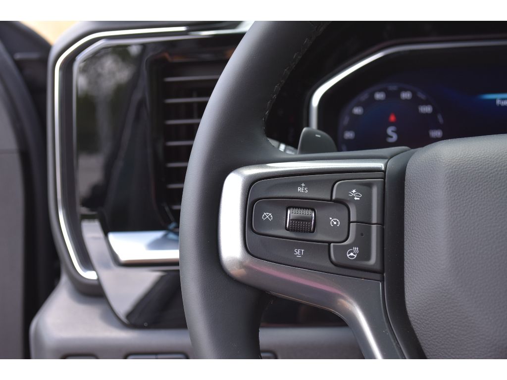2025 Chevrolet Silverado 1500 RST photo 17