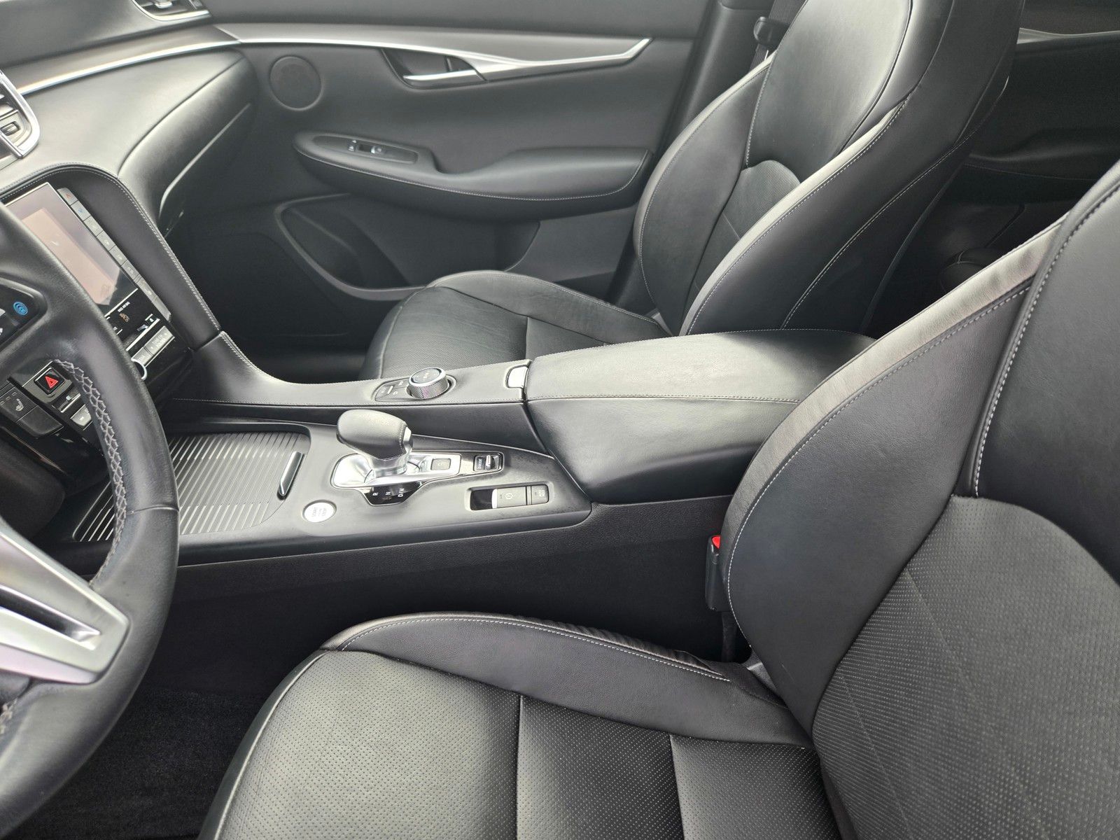 2022 Infiniti QX50 Luxe photo 14