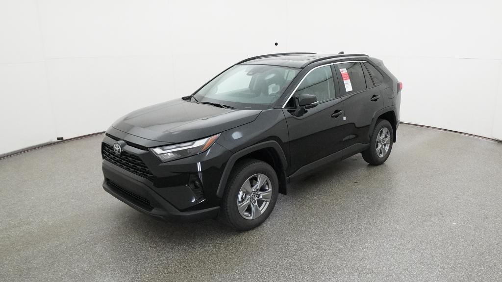 2025 Toyota RAV4 XLE's photo