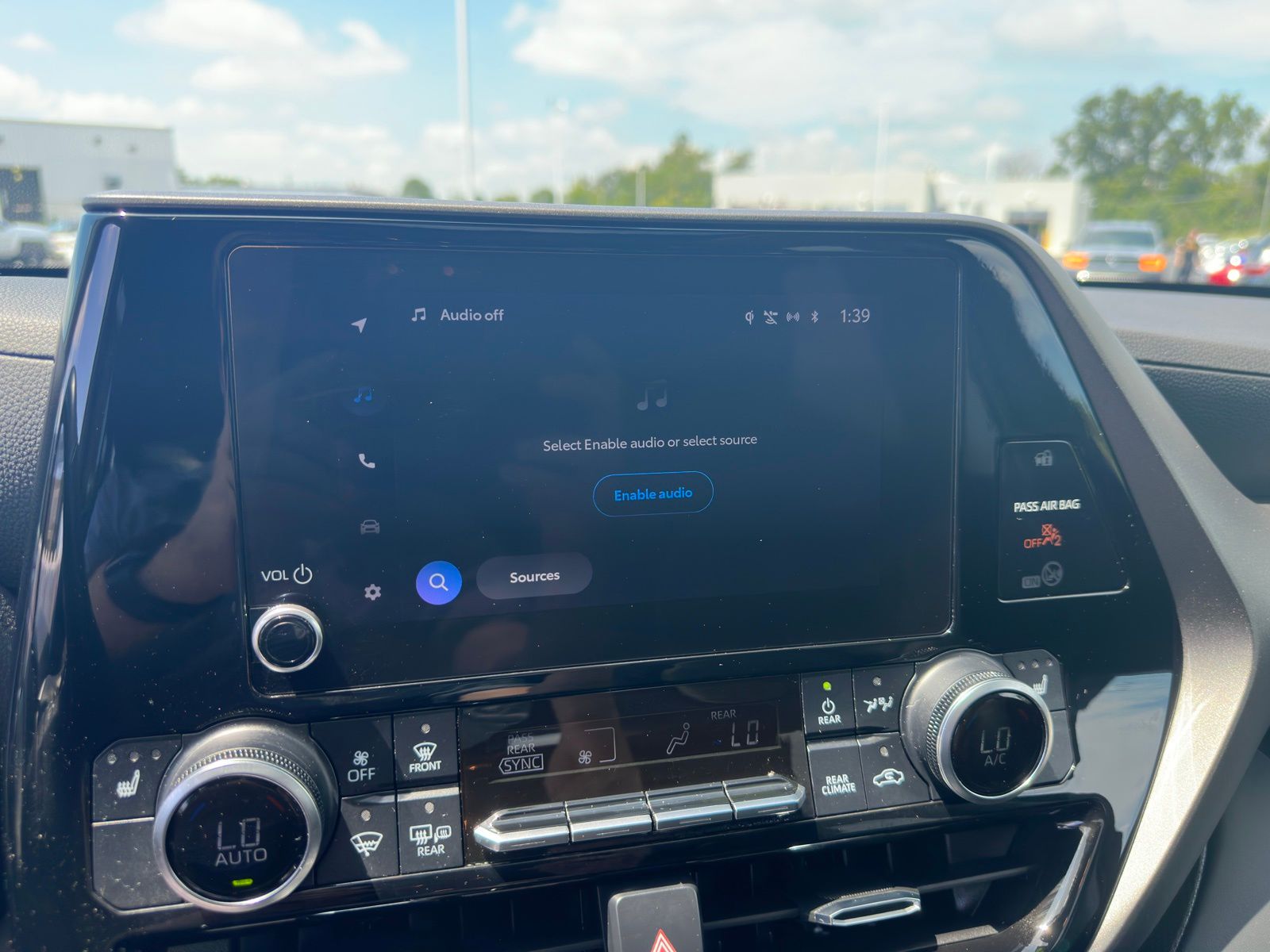 2024 Toyota Highlander XLE photo 22