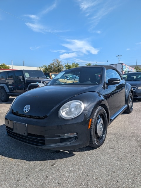 2013 Volkswagen Beetle 2.5's photo