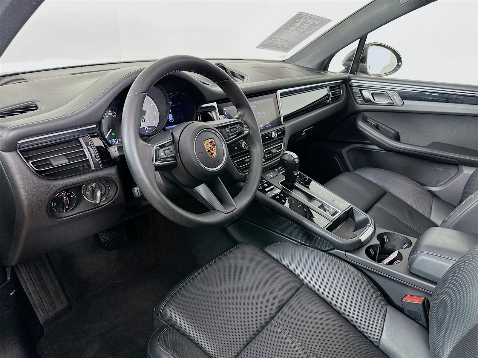 2023 Porsche Macan S photo 9