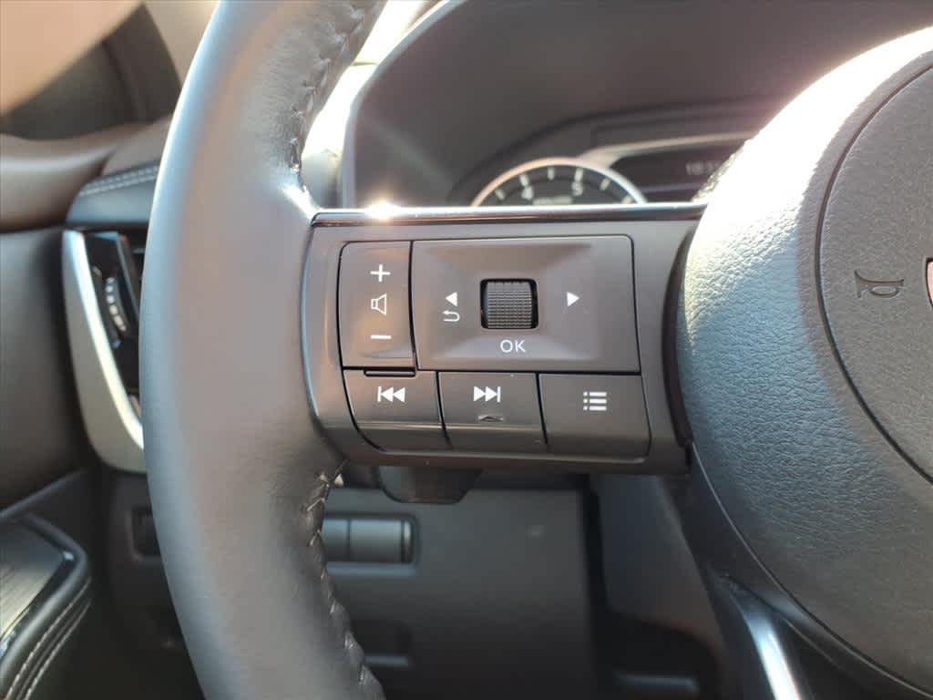 2022 Nissan Rogue SV photo 22