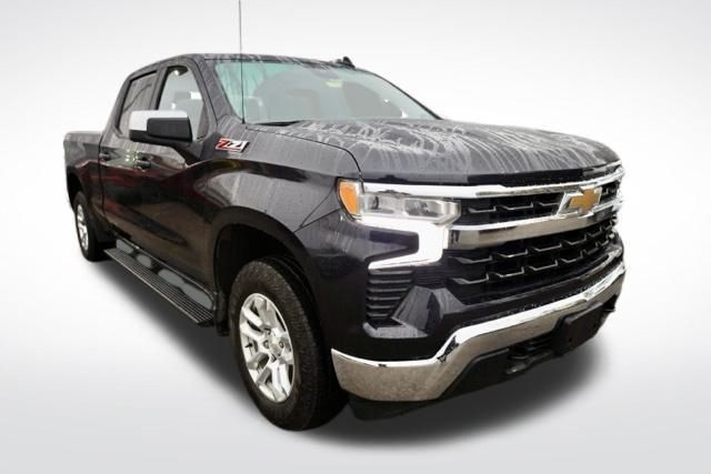 2022 Chevrolet Silverado 1500 LT photo 2